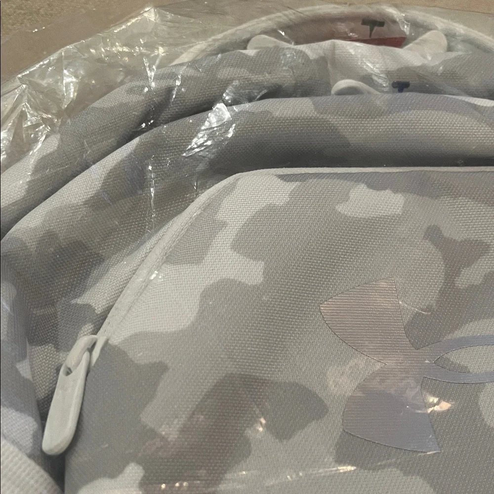 Under Armour Hustle 6.0 Gray/Silver Backpack/NWT